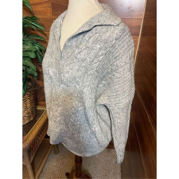 Time and Tru Gray Cable Knit V-Neck Collared Long Sleeve Sweater Size L (12-14) - Picture 5 of 9
